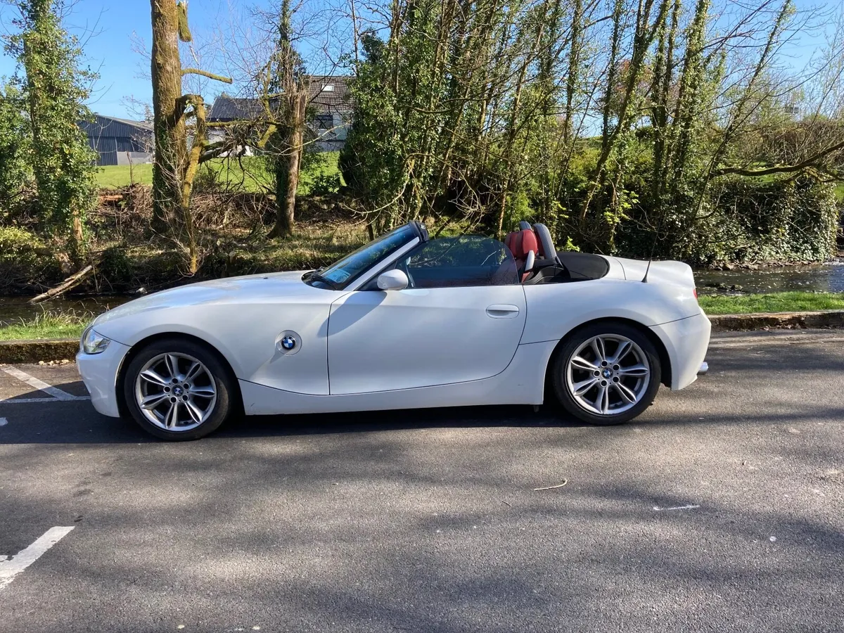 BMW Z4 2004 - Image 1