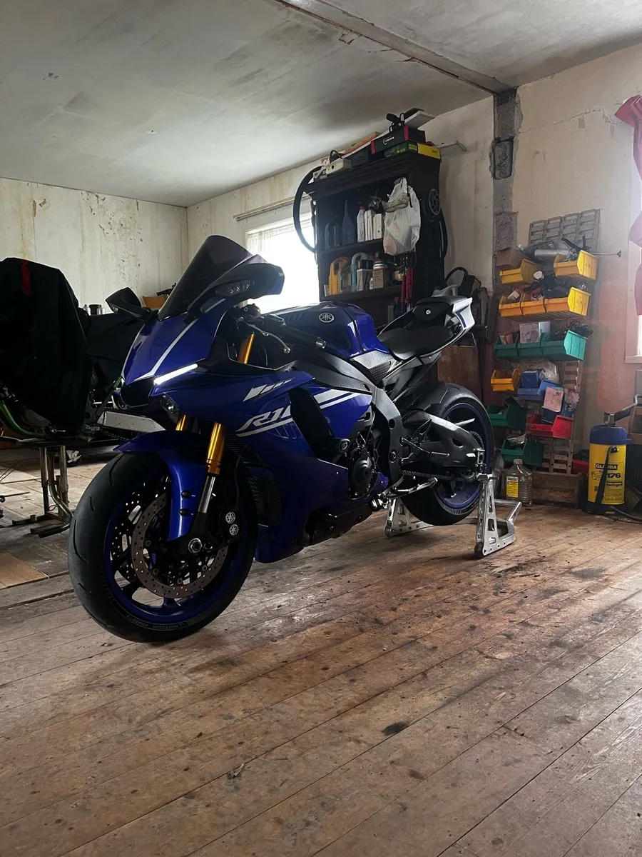 YAMAHA R1 - Image 3