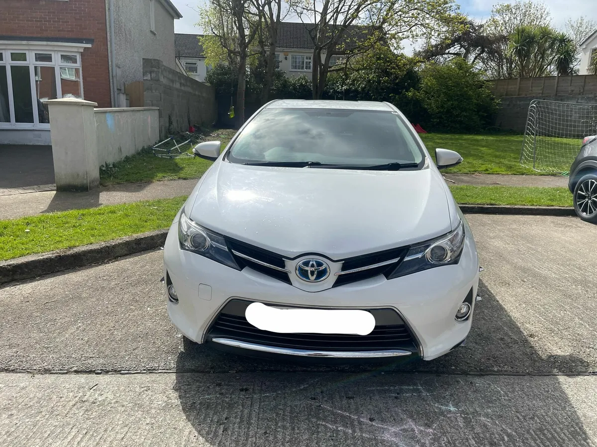 Toyota auris hybrid - Image 1