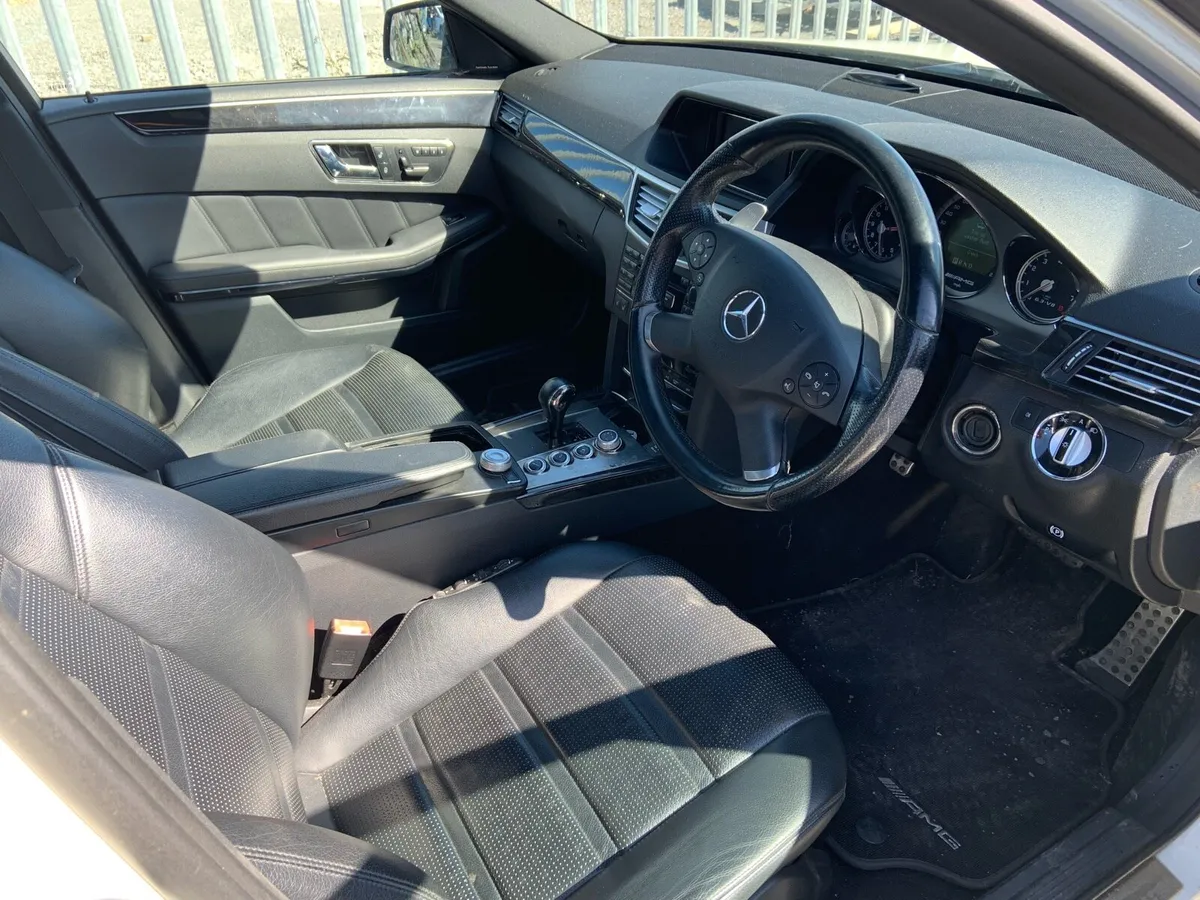 Mercedes e63 Amg 2010 - Image 4