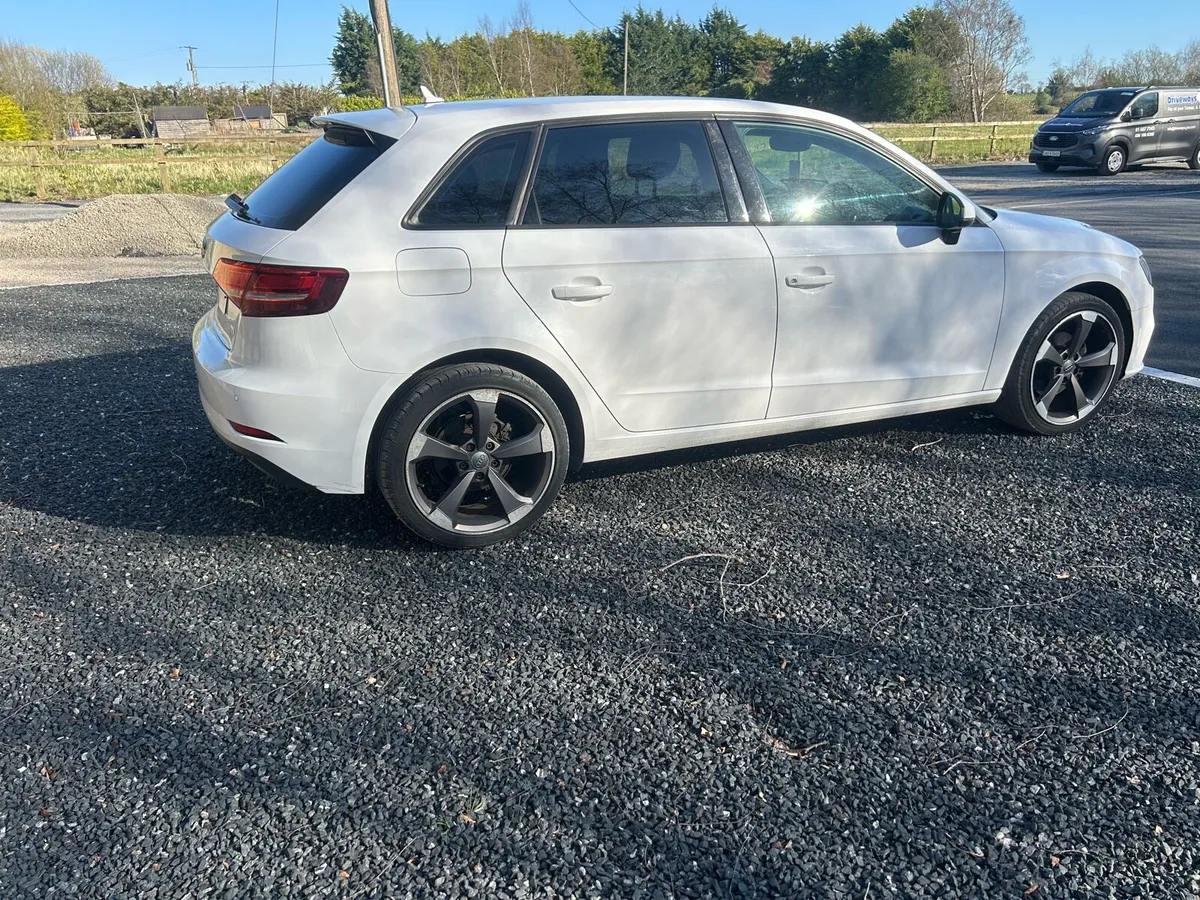 Audi A3 2017 - Image 3