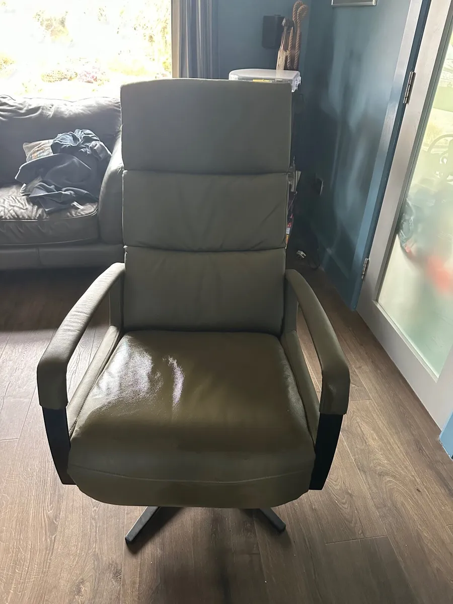 Reclining chair - Image 1