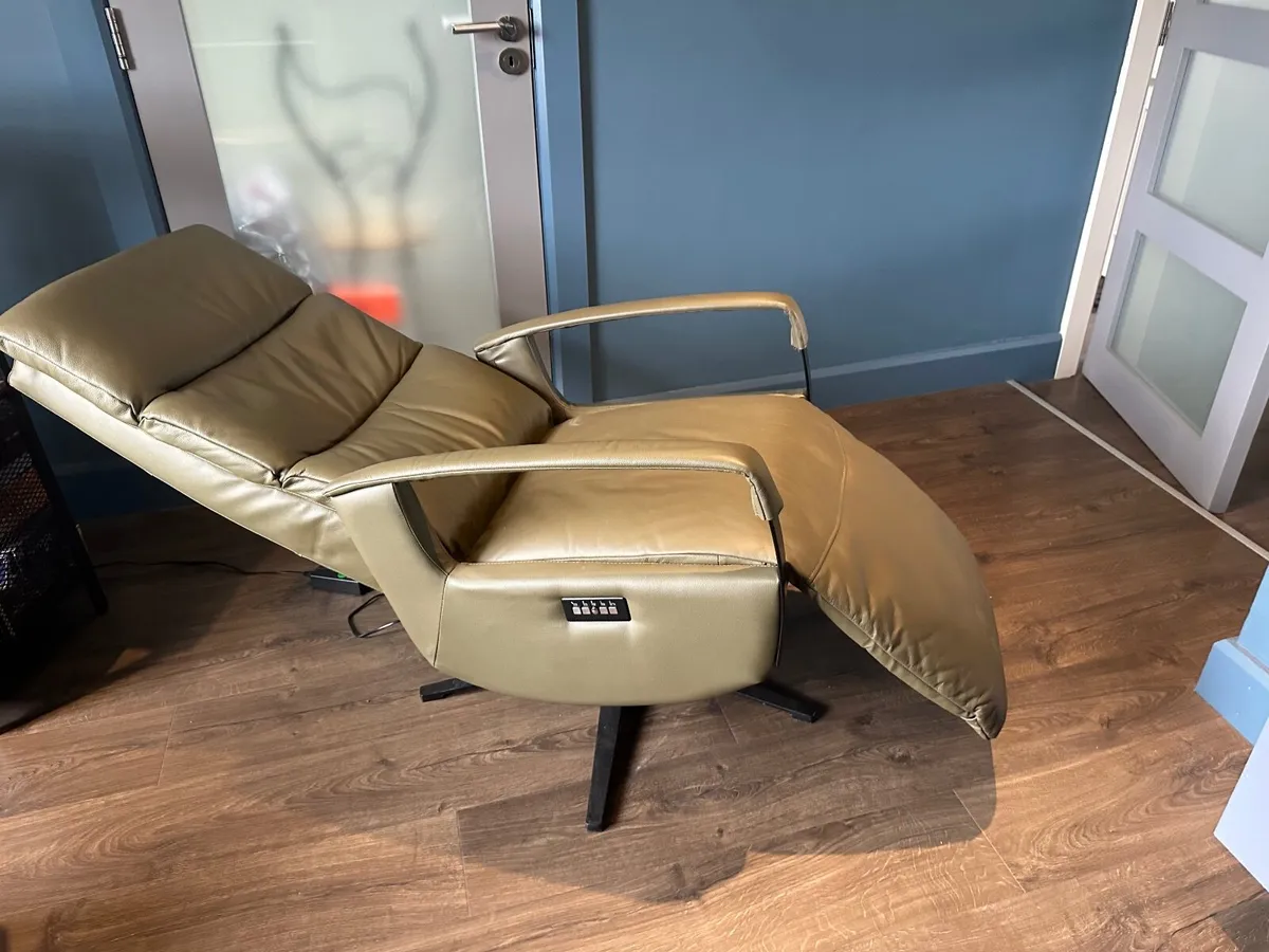 Reclining chair - Image 3