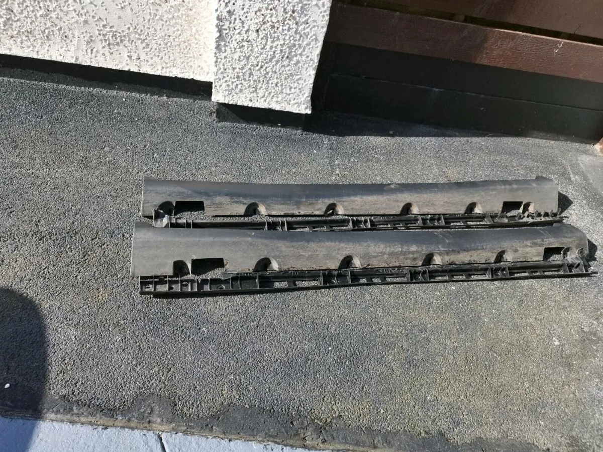 Set of side fillers for Mercedes GLC - Image 1