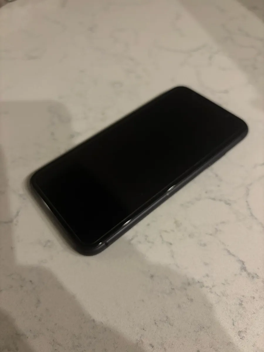 Unlocked Iphone 11 - Image 3