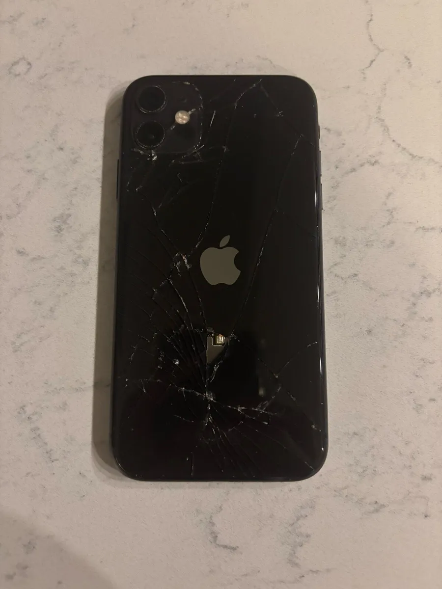 Unlocked Iphone 11 - Image 4