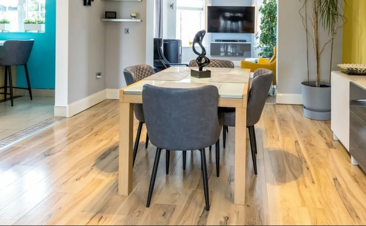 Calligaris Extendable Dining Table & x4 Chairs - Image 2