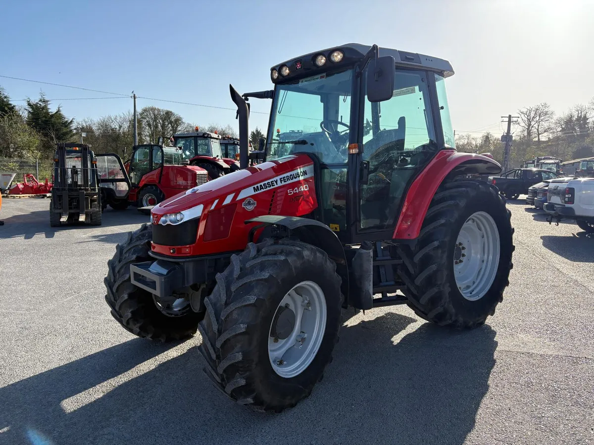 Massey Ferguson 5440 - Image 4