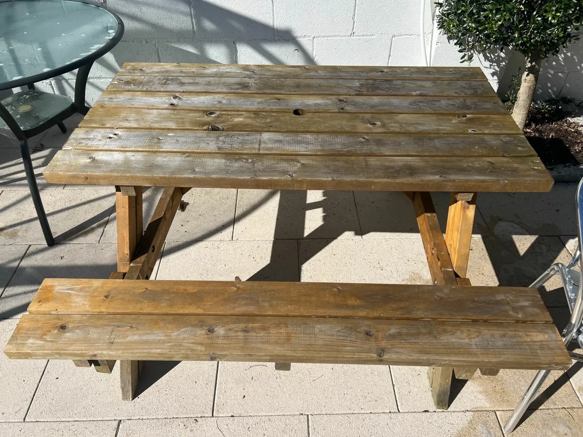 Picnic bench - Image 1