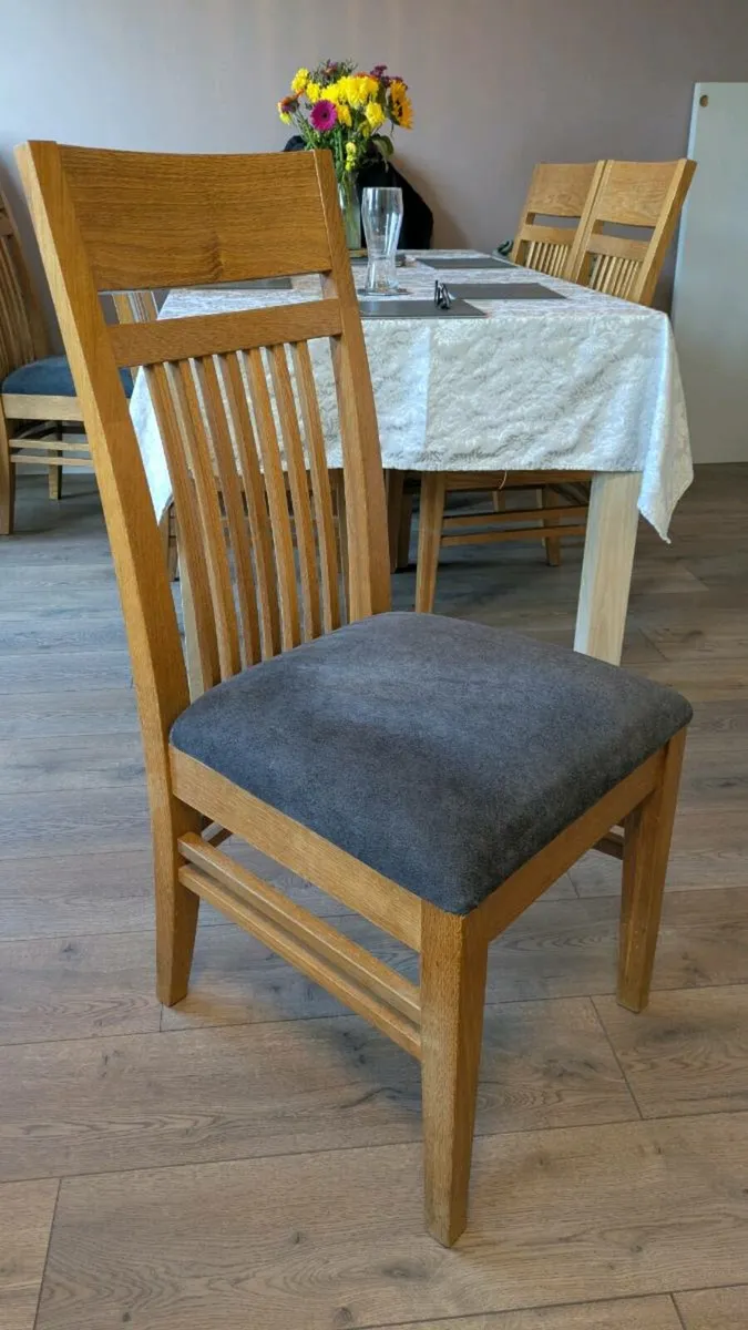 6 solid oak kitchen chairs - Image 2