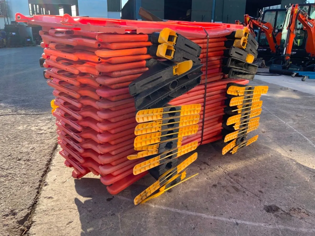 2.0mts x 1.0mts  PEDESTRIAN SAFETY BARRIERS...649. - Image 4