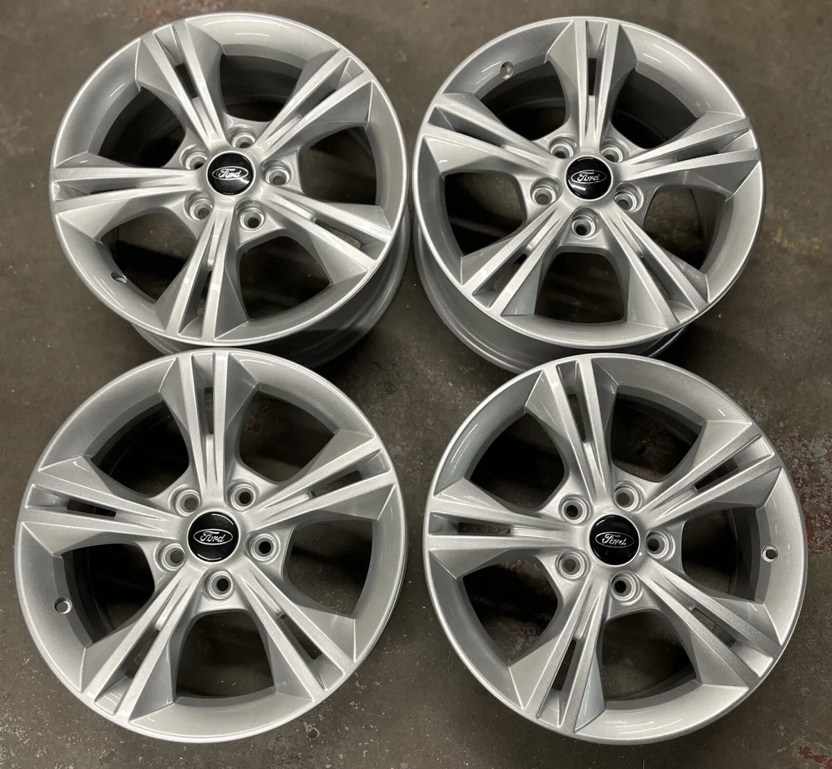 Ford focus alloy wheels - Image 1