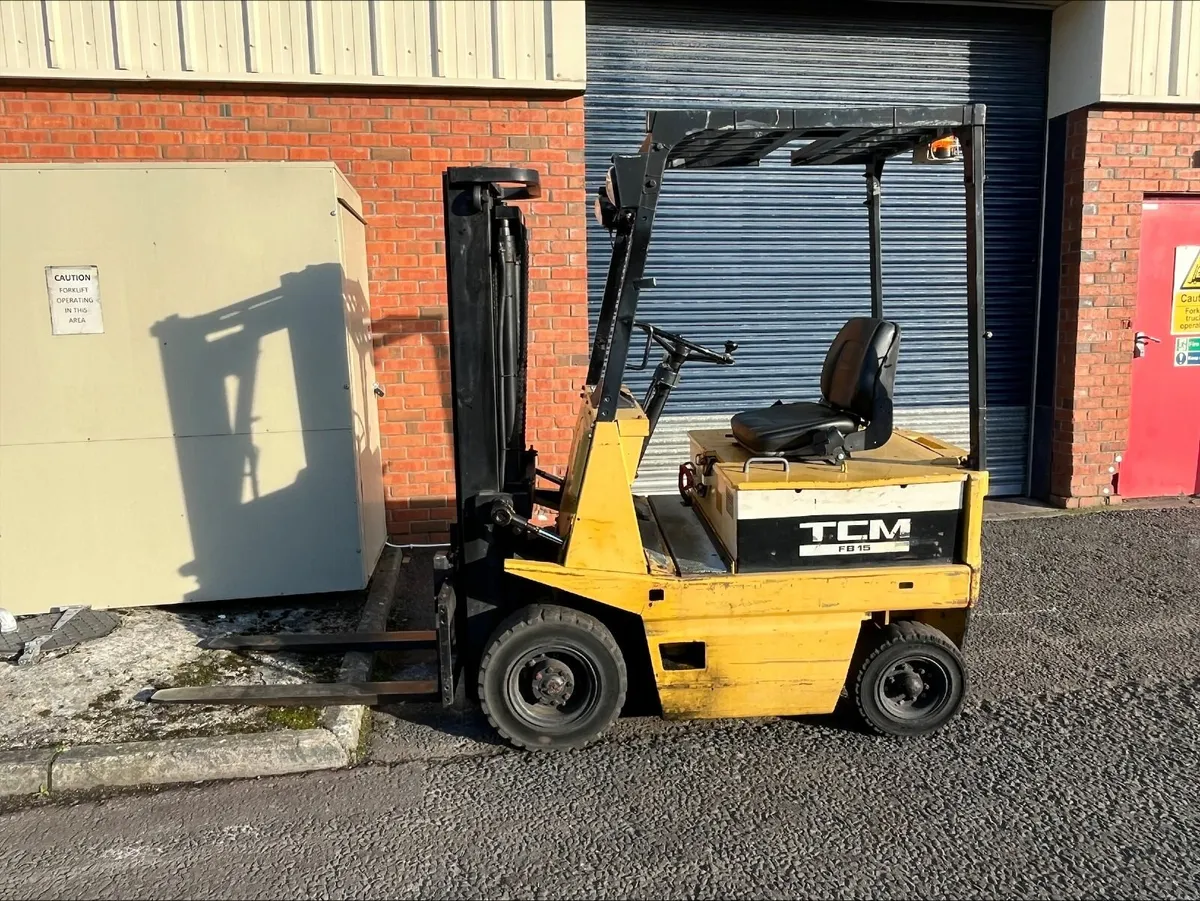 TCM ELECTRIC FORKLIFT