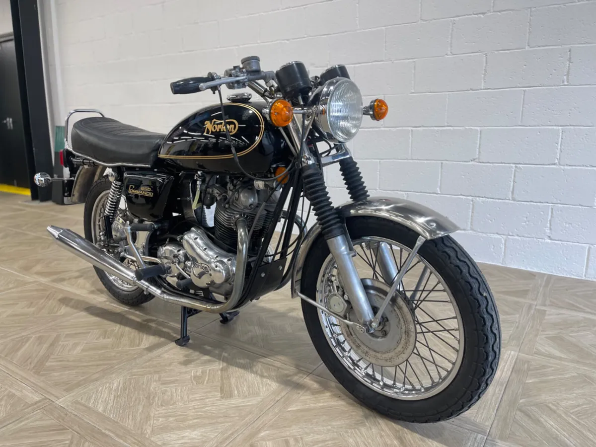 NORTON Commando 850 1975 - Image 1