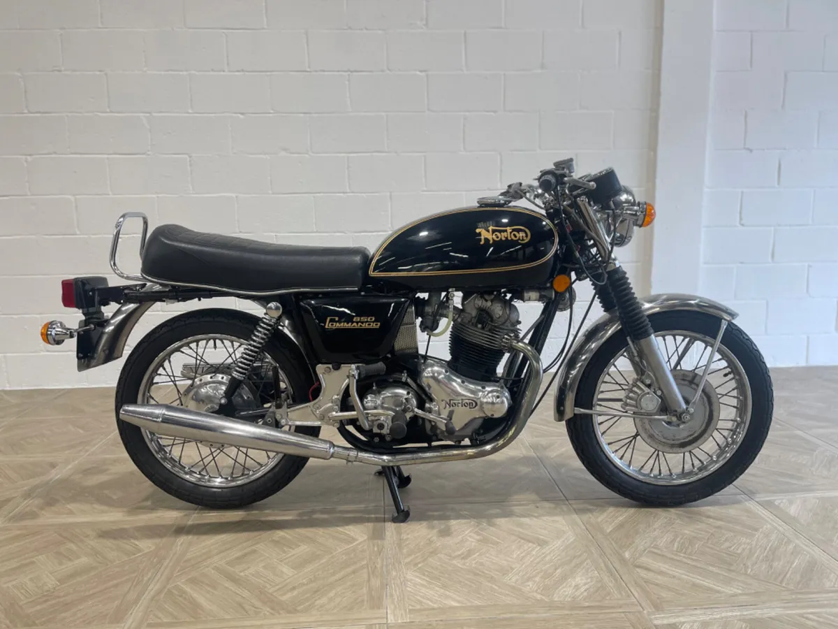 NORTON Commando 850 1975 - Image 2