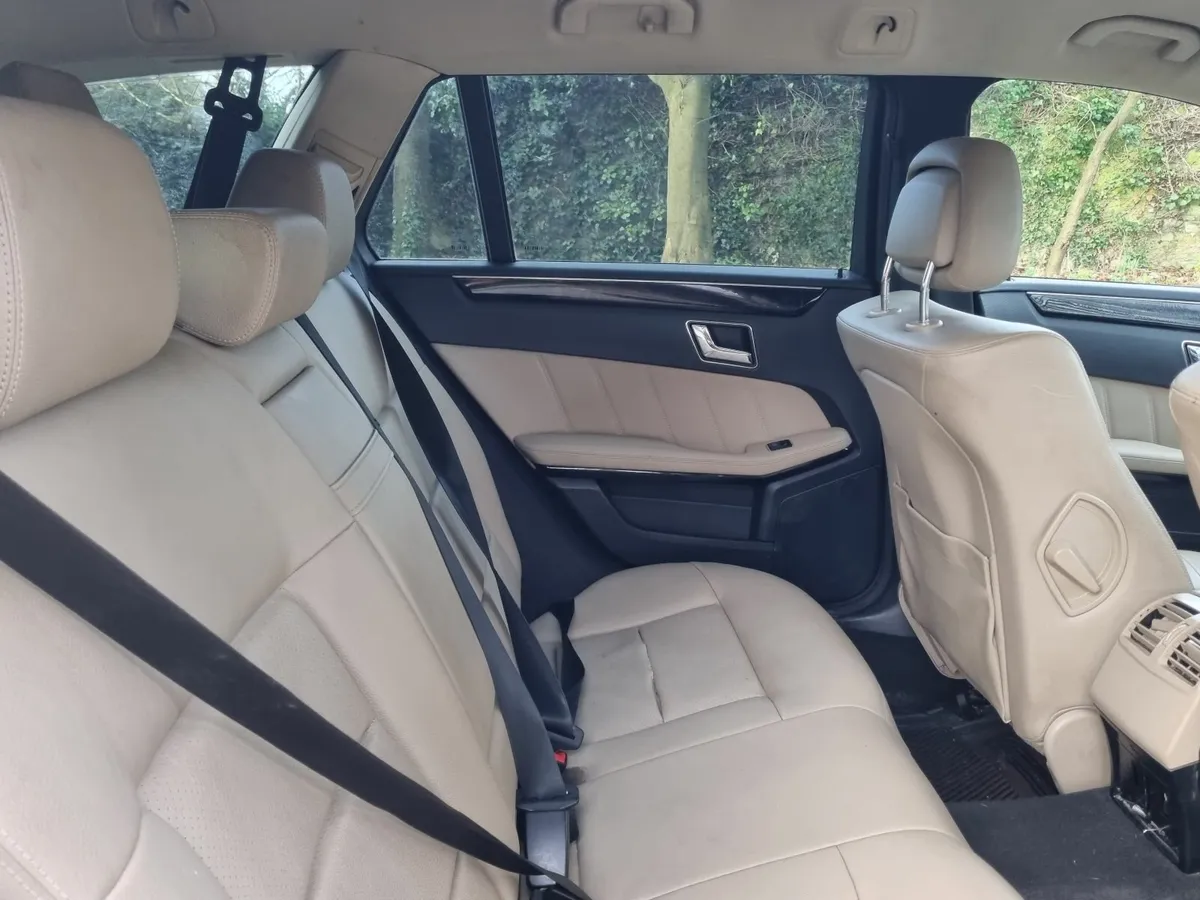 2011 MERCEDES E-CLASS ADVANTGARDE AUTO ESTATE - Image 2