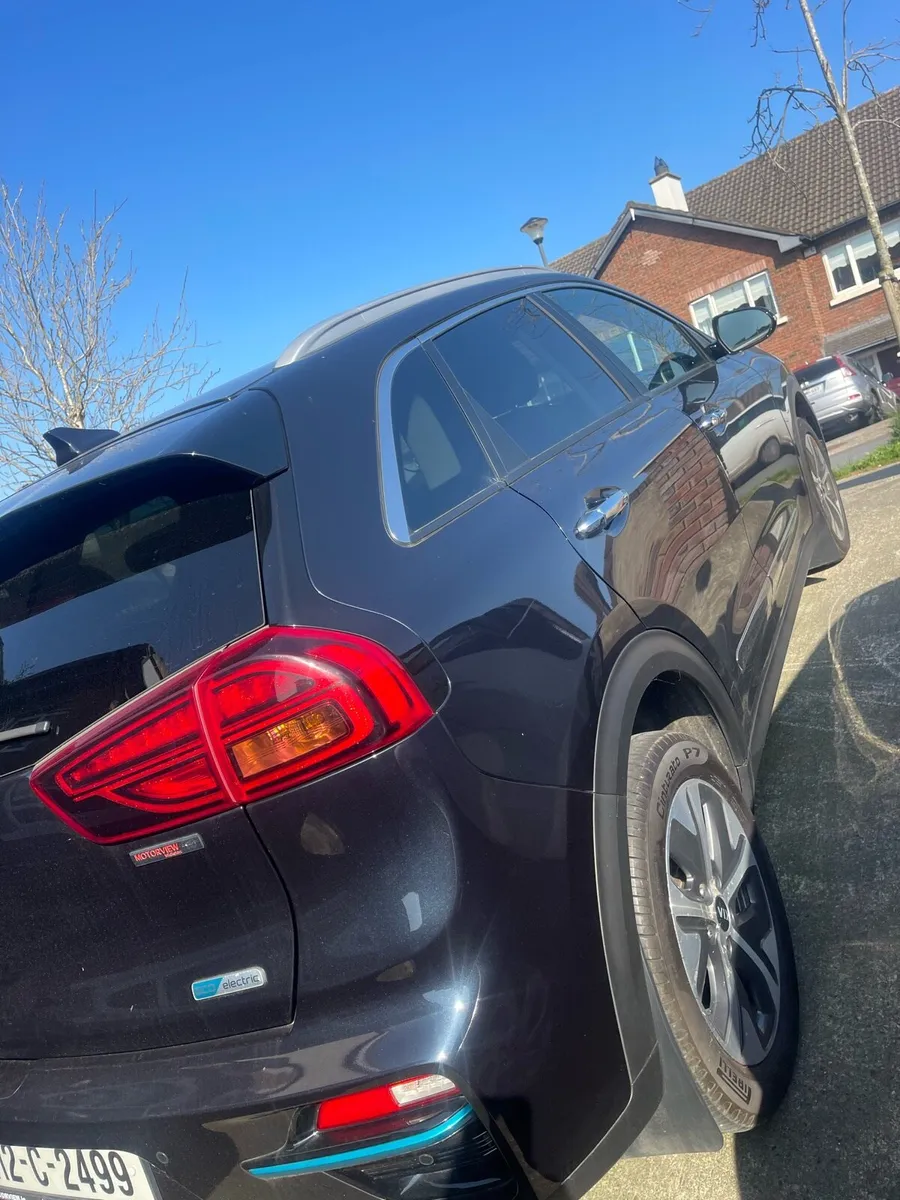 Car - Image 2
