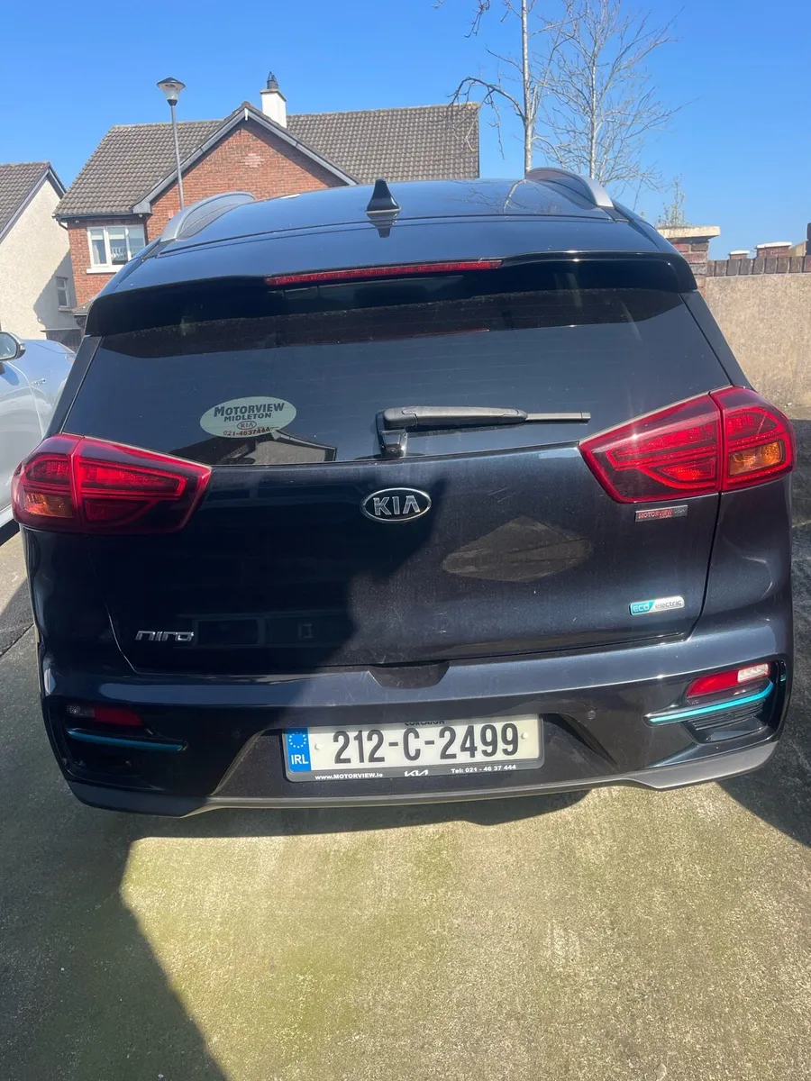 Car - Image 4