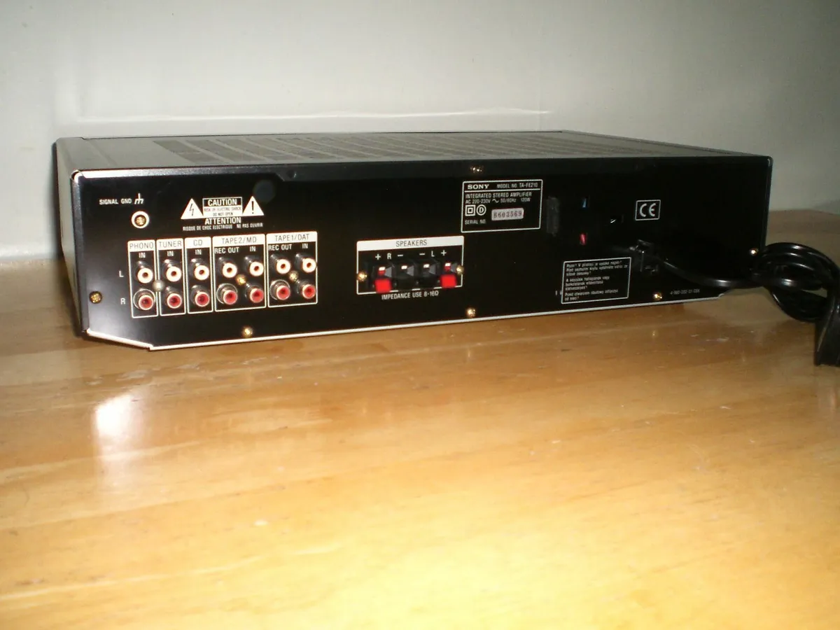 Spotless Sony TA-FE210 Integrated Amplifier Japan. - Image 4