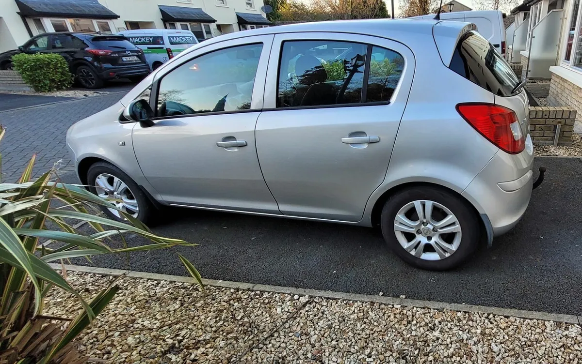 Opel Corsa 2010 - Image 4