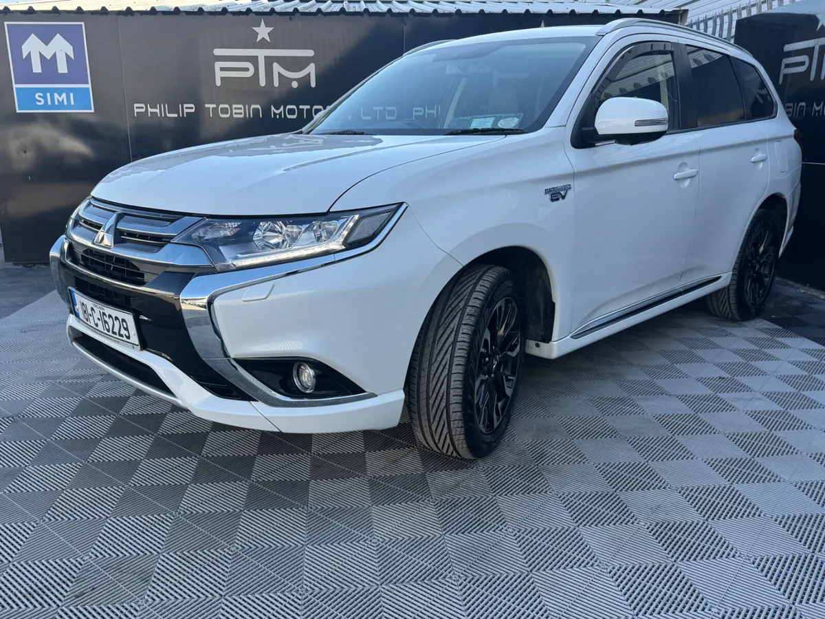 Mitsubishi Outlander 4H 200BHP Top Spec - Image 4
