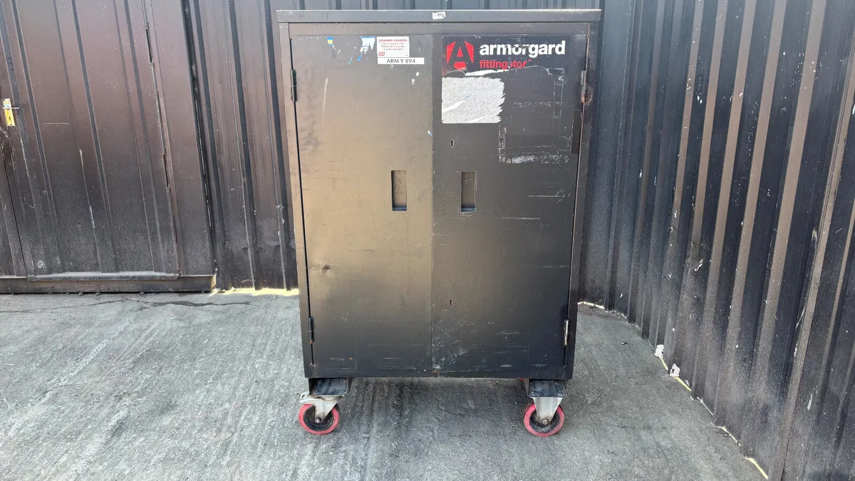 Armorgard Fitting Store - Image 2