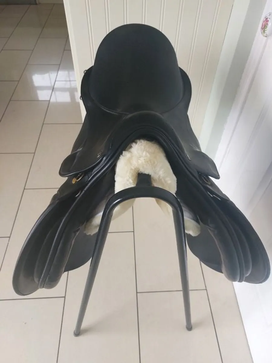 Black Falcon Saddle - Image 2