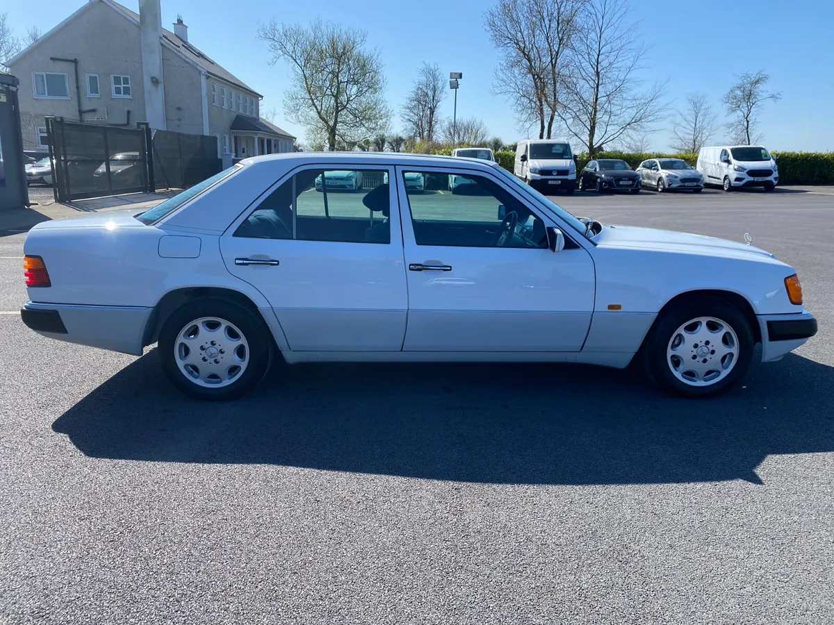MERCEDES 280e 1993 AUTOMATIC LOW KLMS - Image 4
