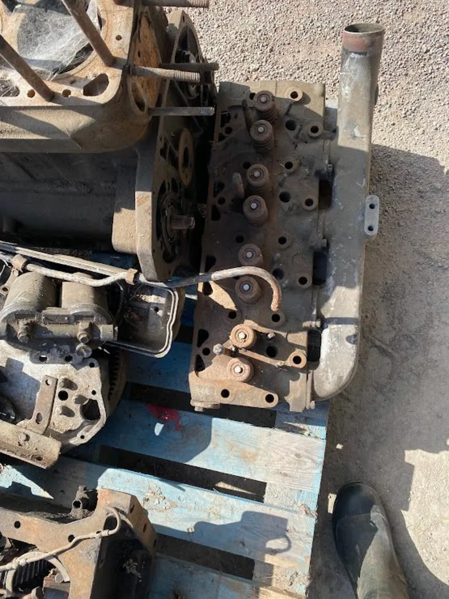 Zetor 8011 Engine parts - Image 2