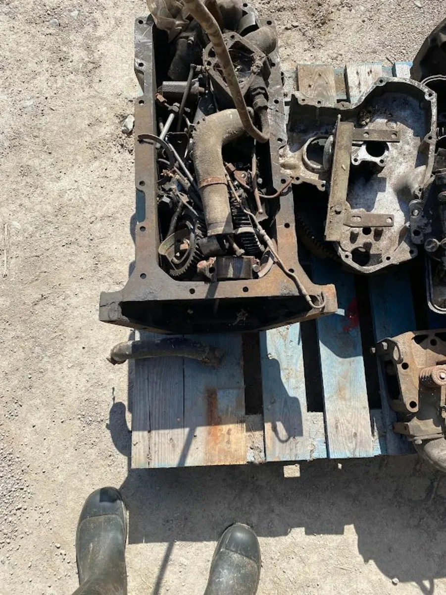 Zetor 8011 Engine parts - Image 3