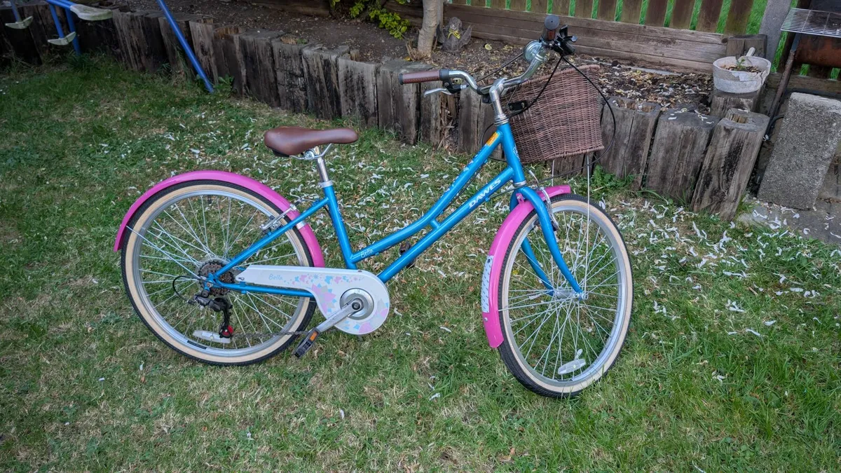 Girls bikes 24" - Image 2