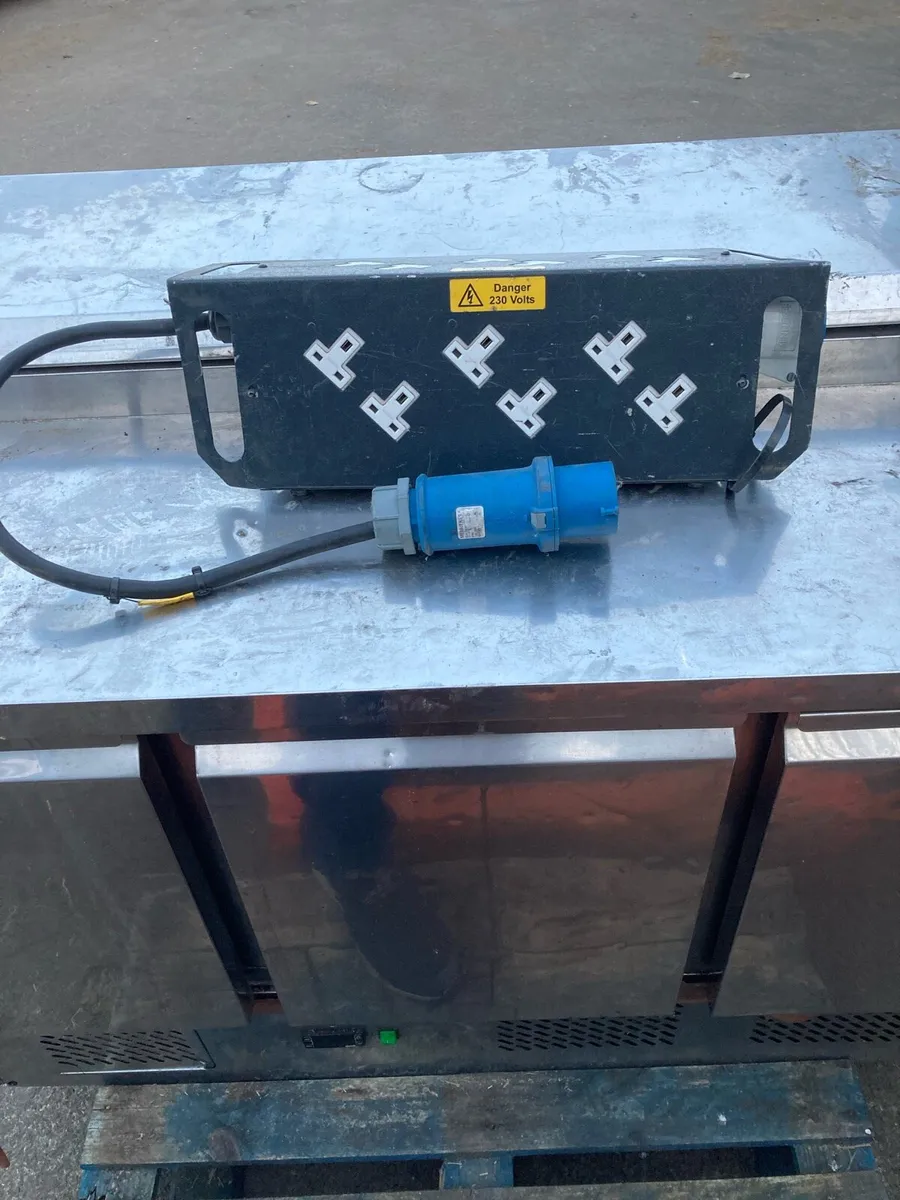 240 volts Socket Bank - Image 1