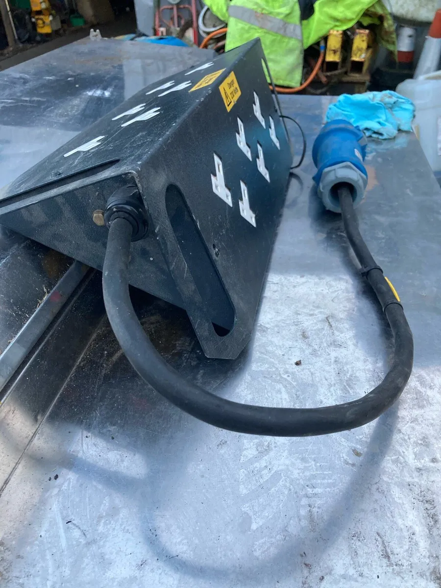 240 volts Socket Bank - Image 3