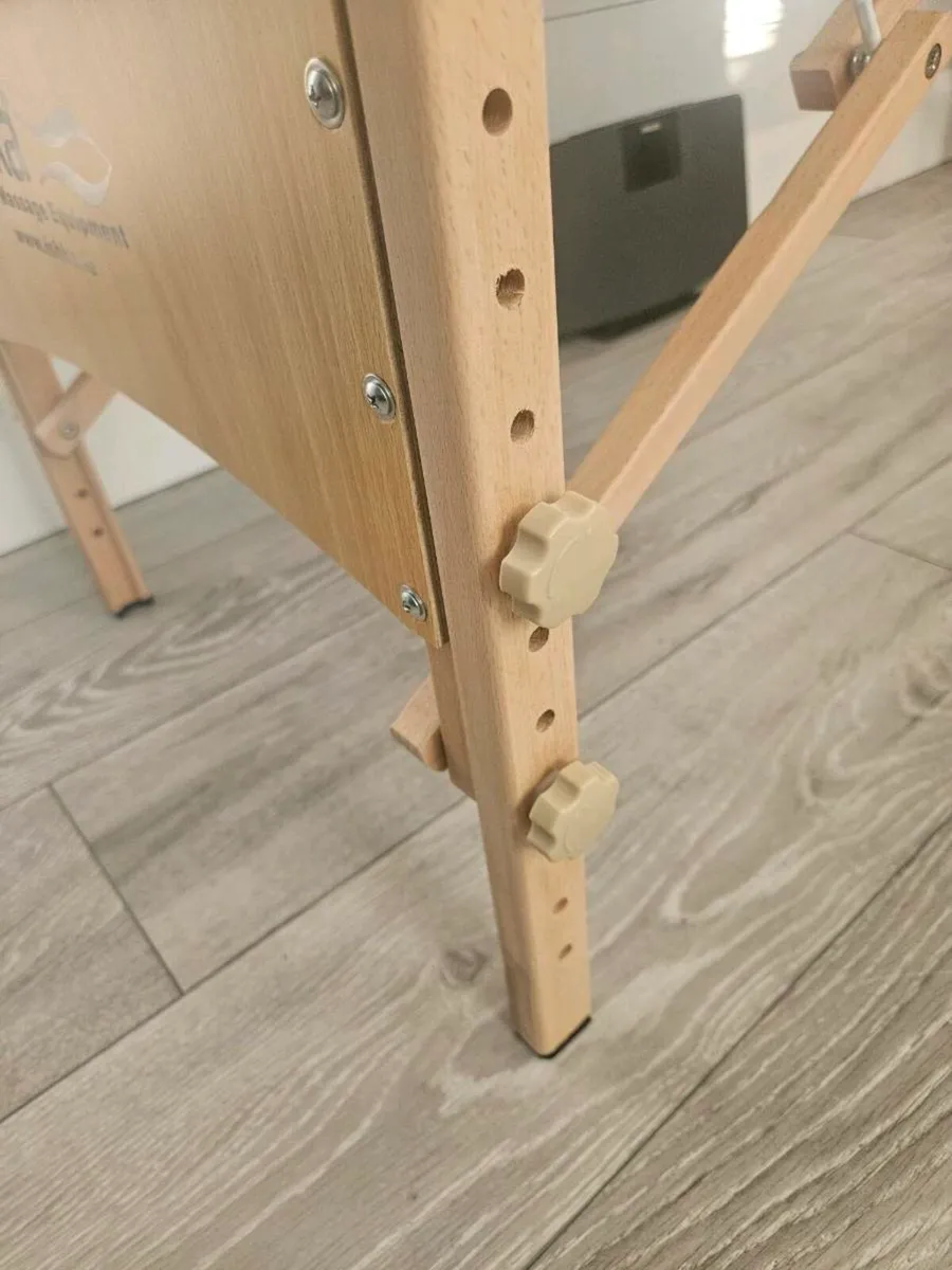 Massage table - Image 2