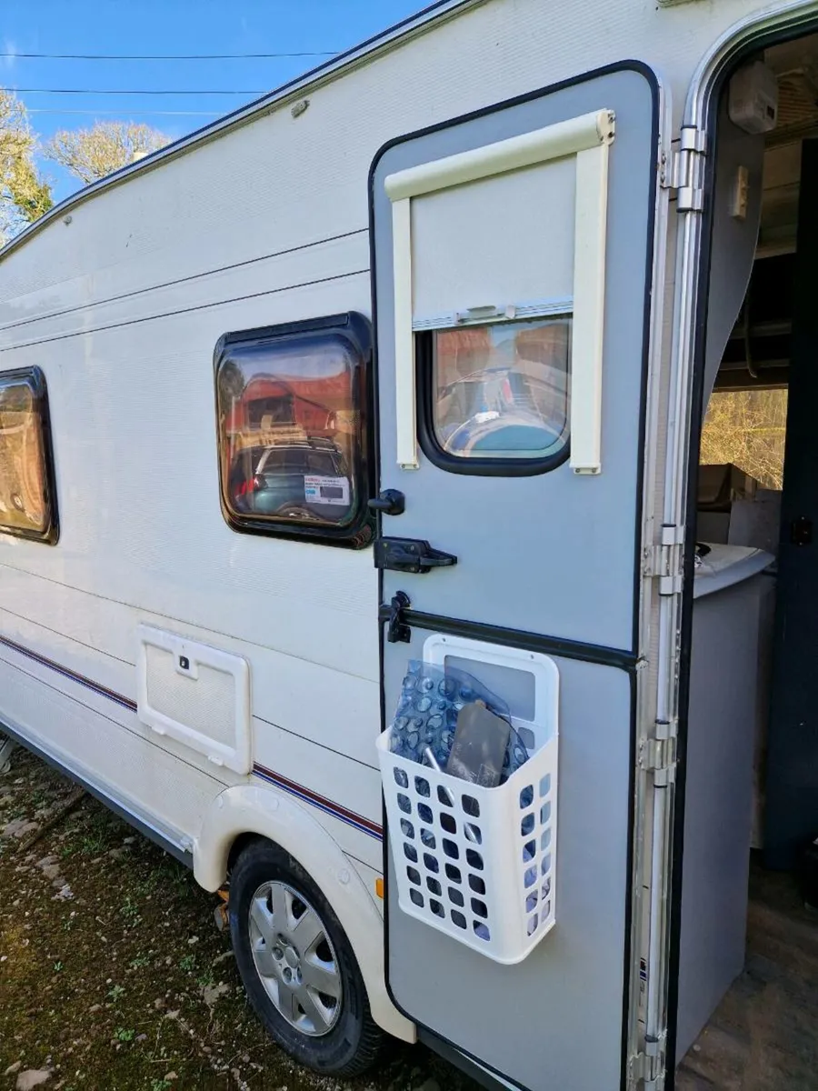Caravan - Image 4
