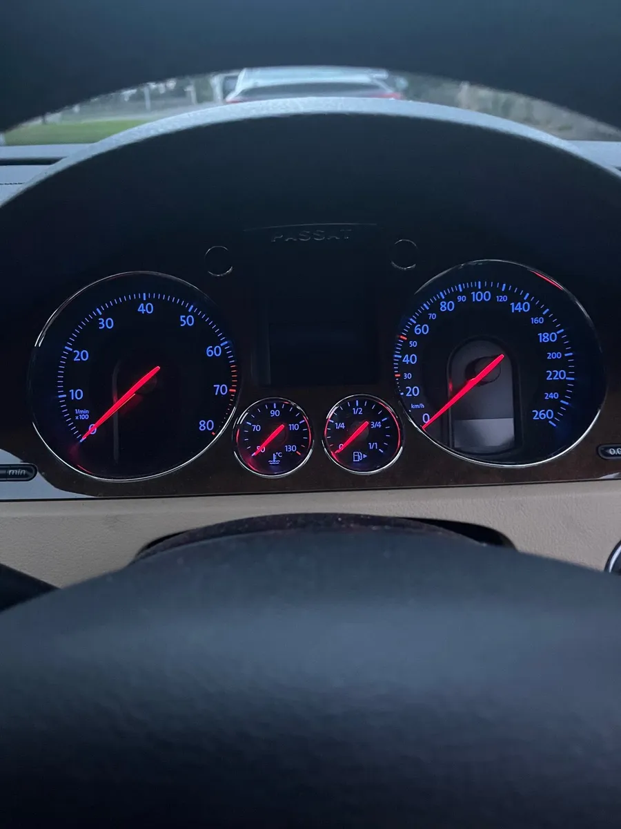 Volkswagen Passat B6 - Image 4