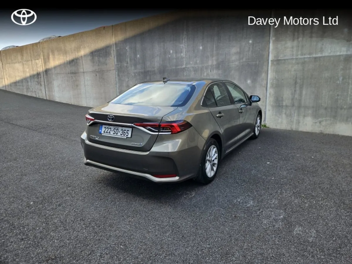 Toyota Corolla Luna 4DR Auto Hybrid - Image 2