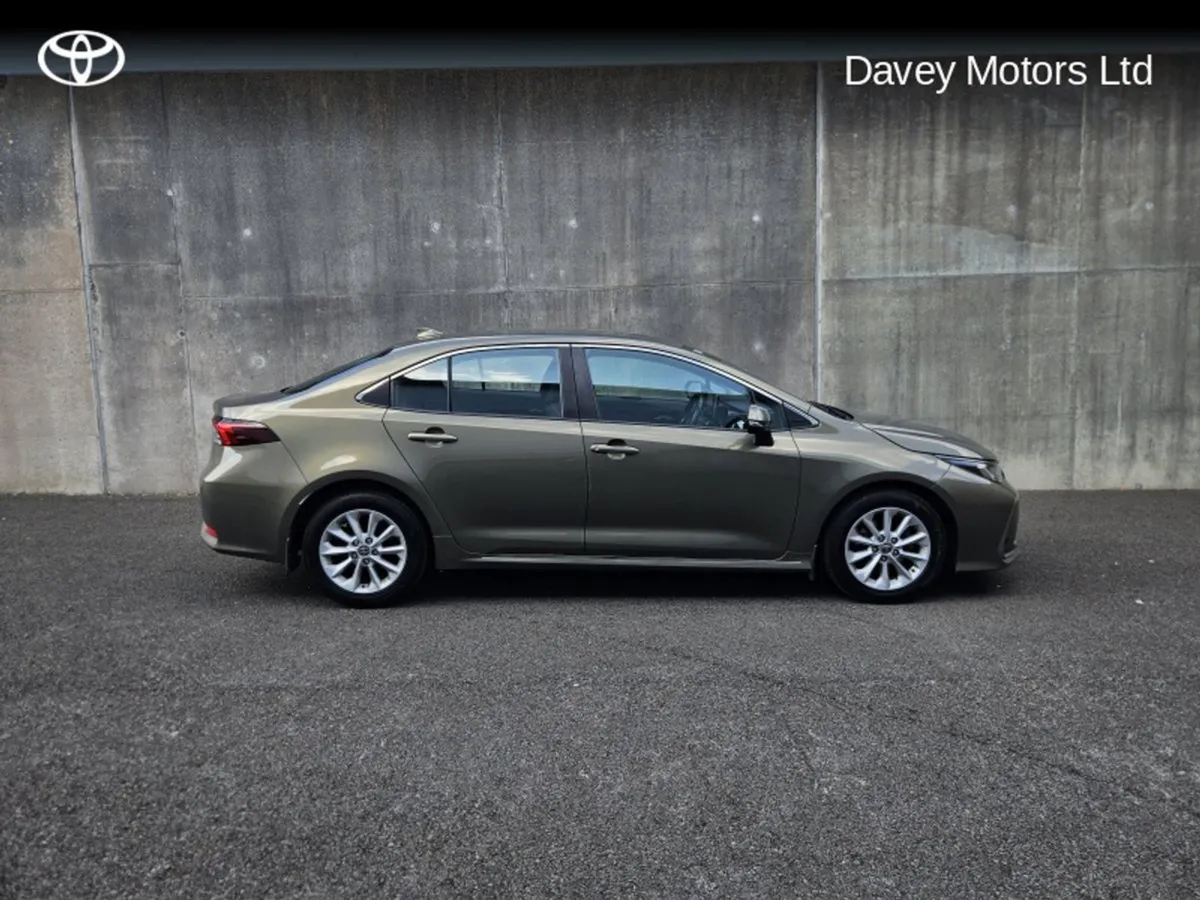 Toyota Corolla Luna 4DR Auto Hybrid - Image 3