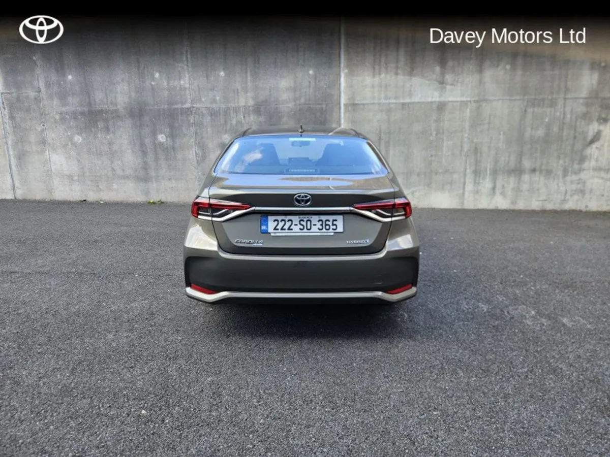 Toyota Corolla Luna 4DR Auto Hybrid - Image 4