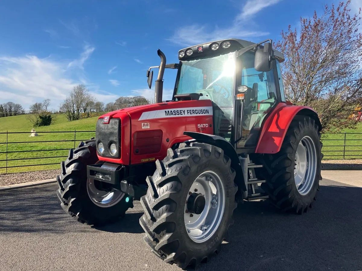 Massey Ferguson 5470 4 WD - Image 1