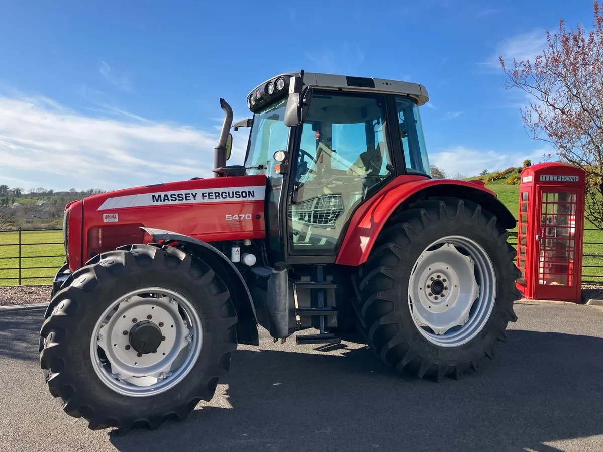 Massey Ferguson 5470 4 WD - Image 2