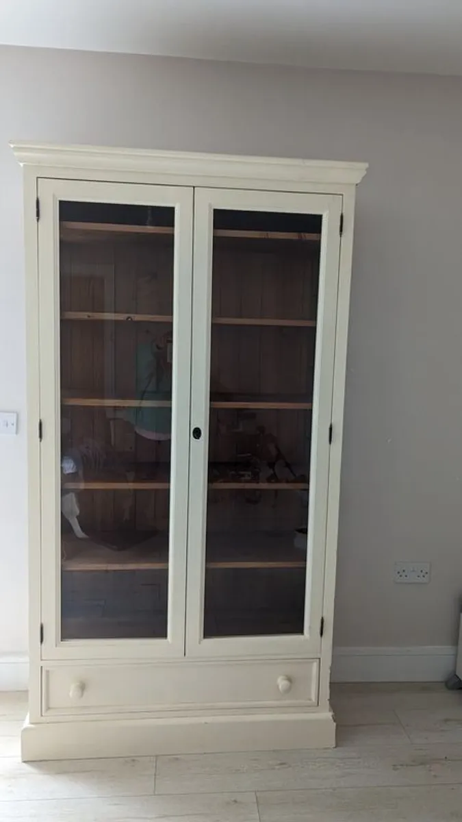 Glazed bookcase with drawer - Image 2
