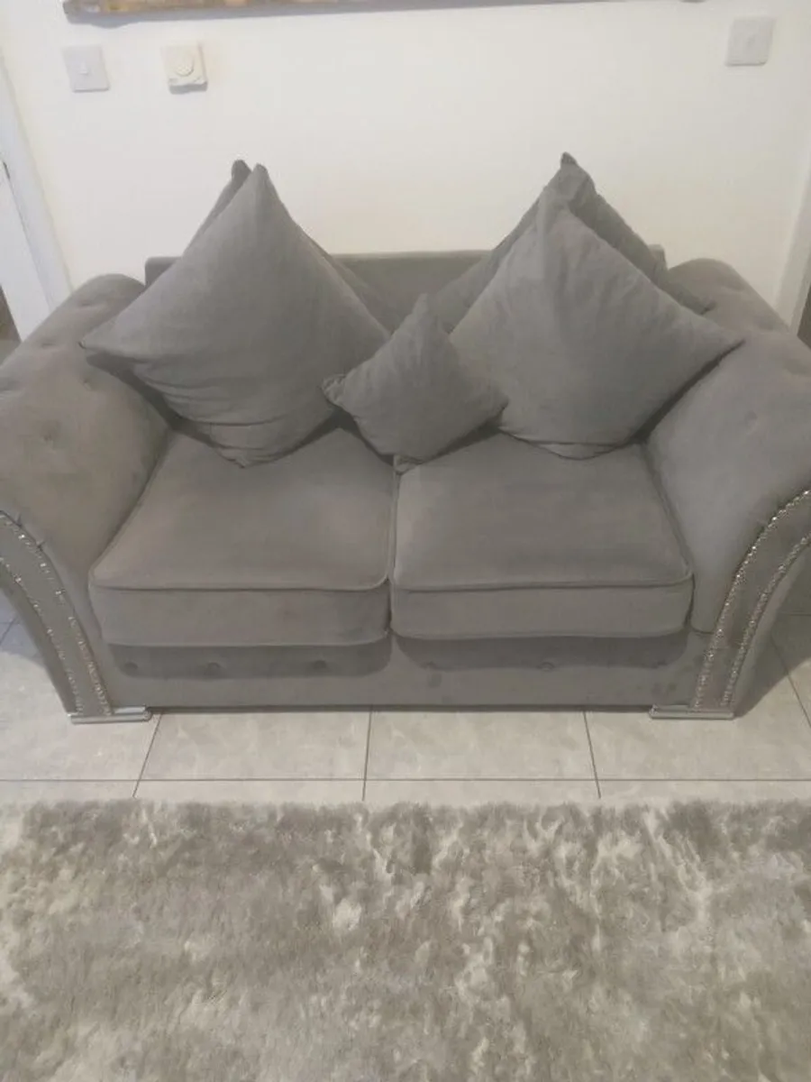 sofa - Image 4