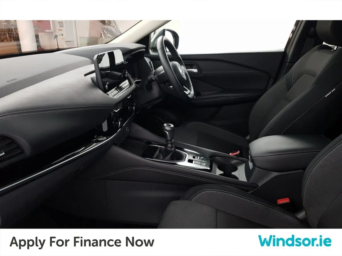 Nissan QASHQAI 1.3 PET Mild Hybrid SV Premium - Image 4