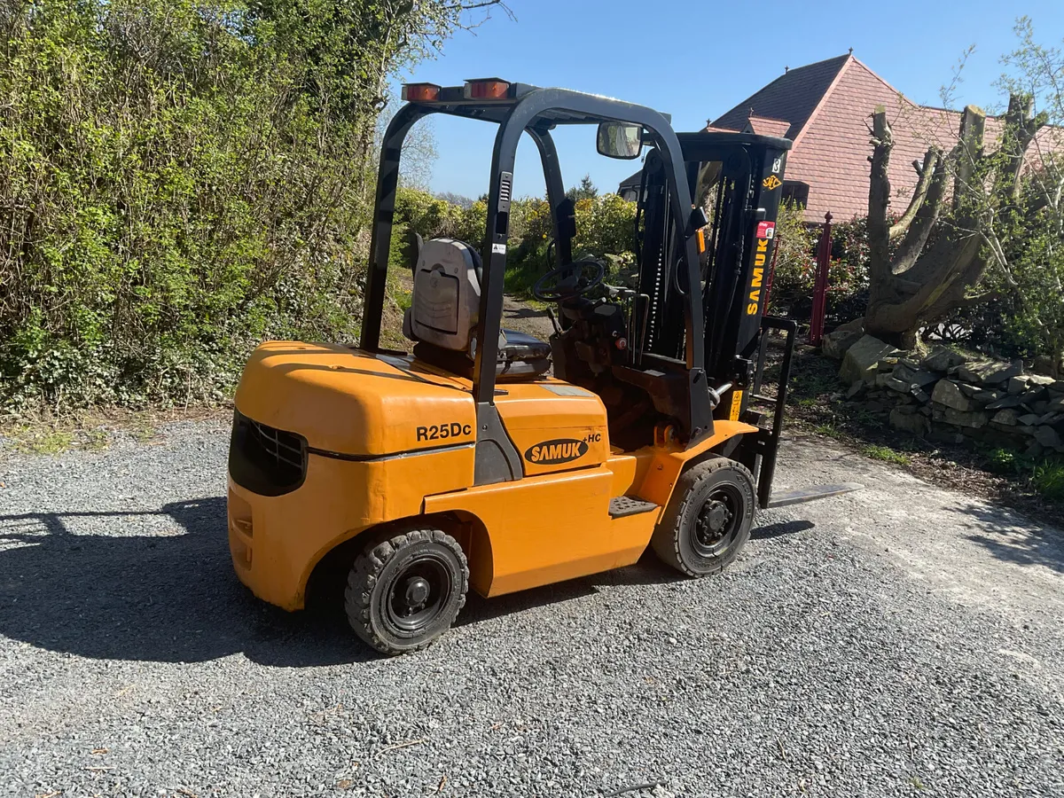FORKLIFT - Image 4