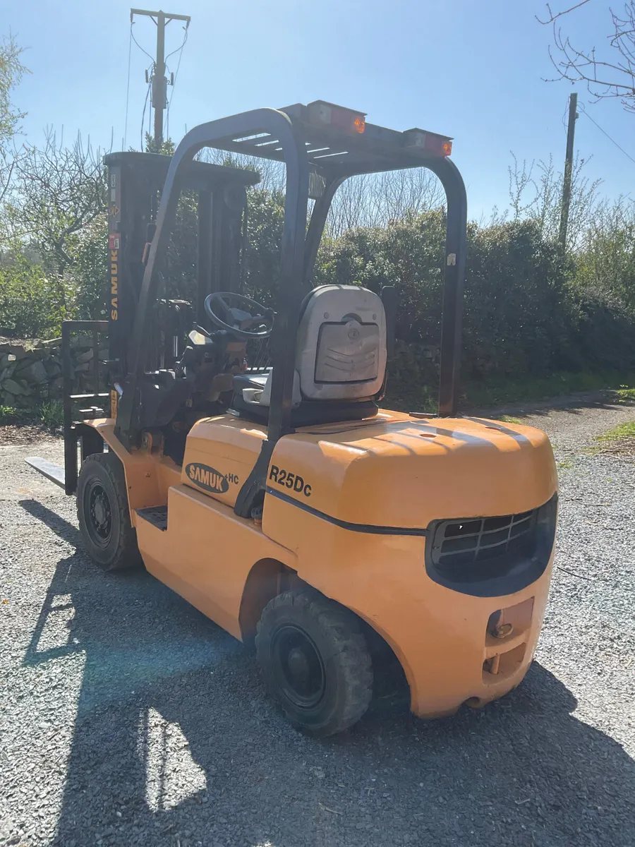 FORKLIFT - Image 2