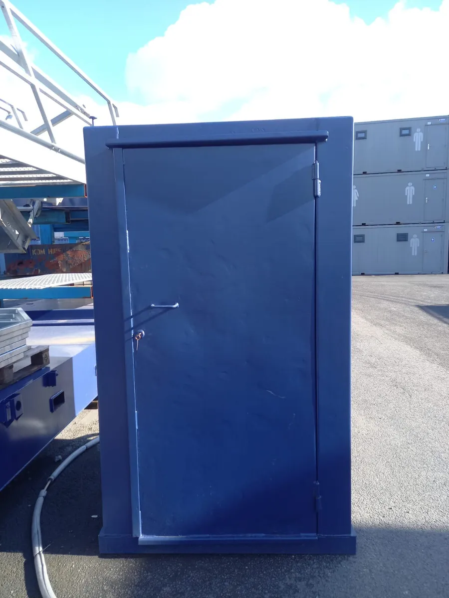 4x4FT SINGLE ANTI VANDAL TOILET - Image 1