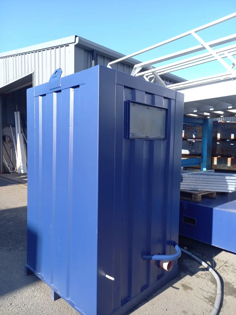 4x4FT SINGLE ANTI VANDAL TOILET - Image 2