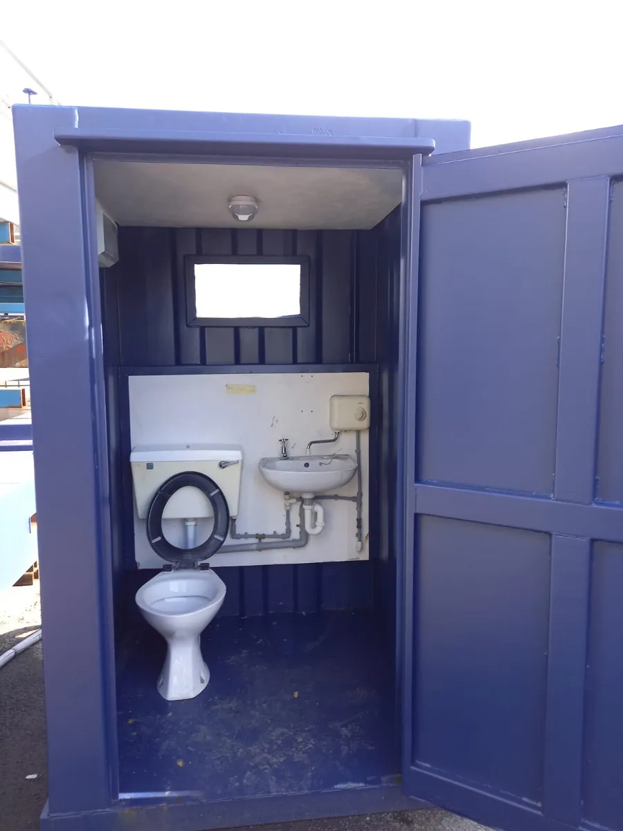 4x4FT SINGLE ANTI VANDAL TOILET - Image 3