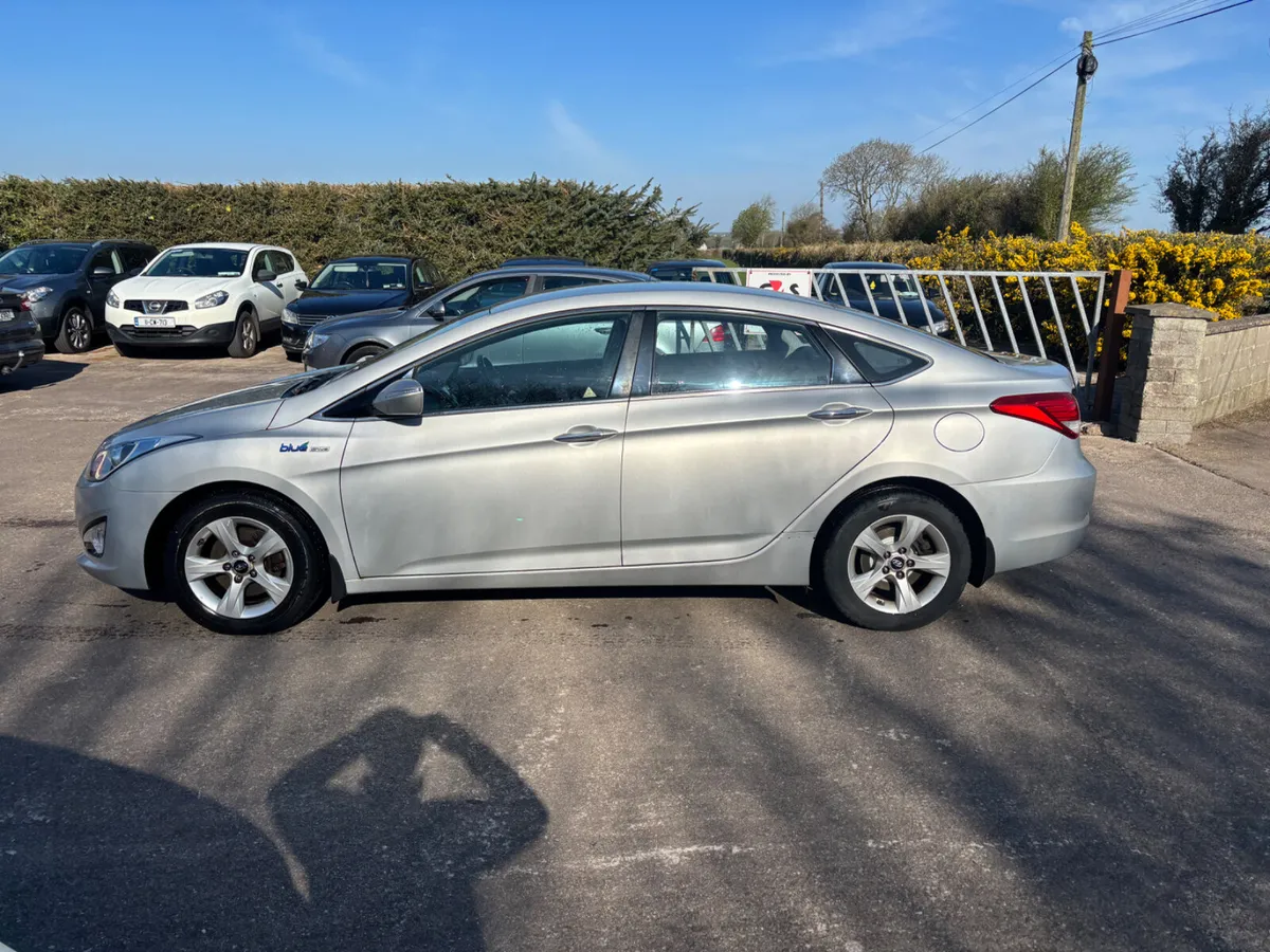 Hyundai i40 2014 (ONLY 92000 KLMS) - Image 2